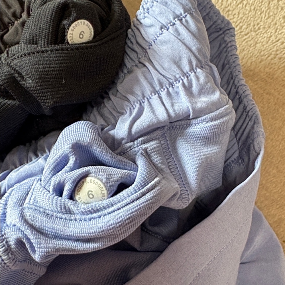 lululemon athletica Women's Athletic Shorts — Light Blue & Black - Picture 6 of 6